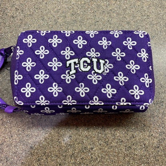 🆕 Vera Bradley Collegiate TCU Horned Frogs RFID All-In-One Crossbody Wallet - Picture 4 of 7